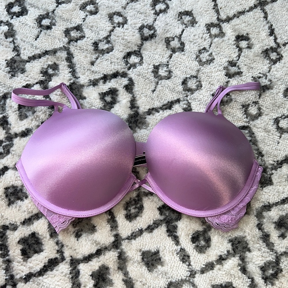 Victoria’s Secret bombshell bra